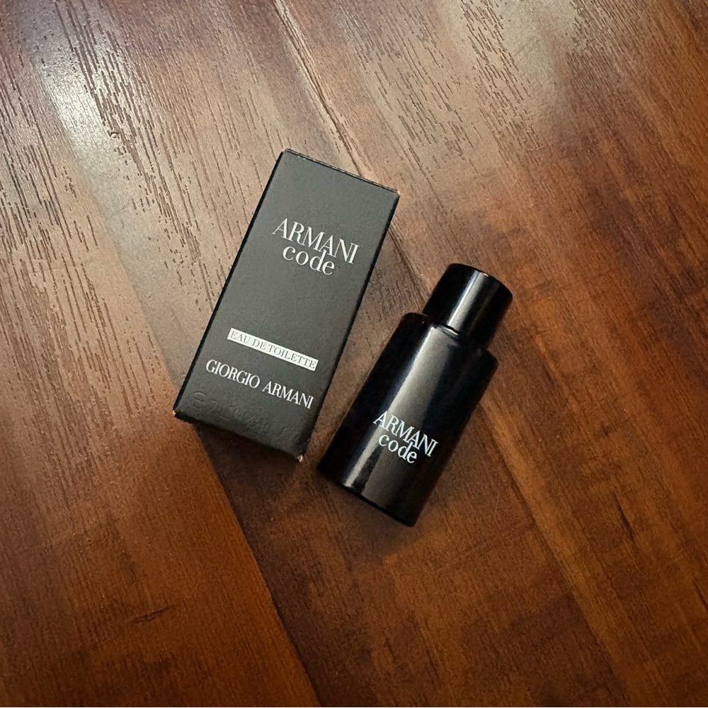 New Travel Size Dabber ARMANI BEAUTY
Armani Code Eau de Toilette Cologne .23 OZ